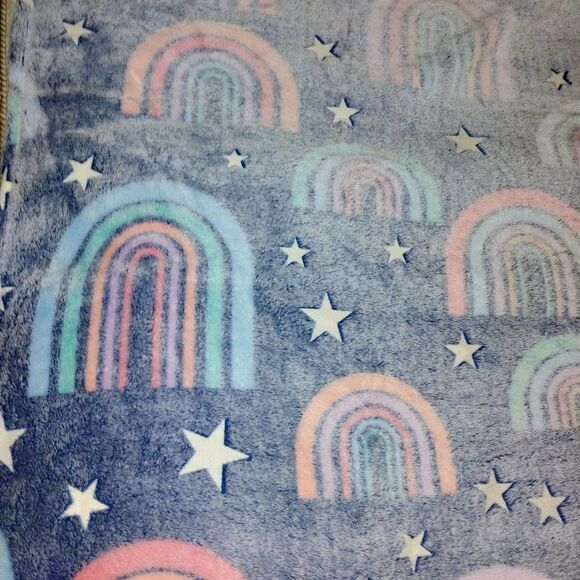 Rainbow and Stars Patterned Throw Blanket - Picture 4 of 7